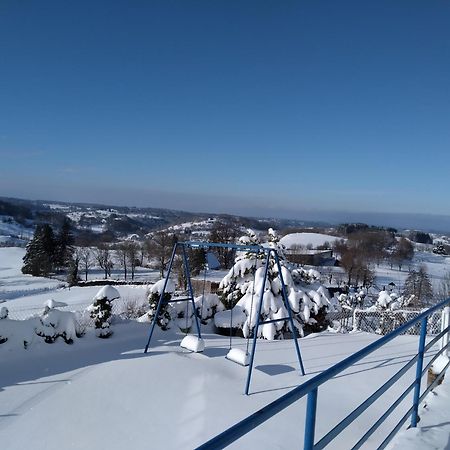 Le Lac, La Neige,La Vue La Tour-dʼAuvergne 外观 照片